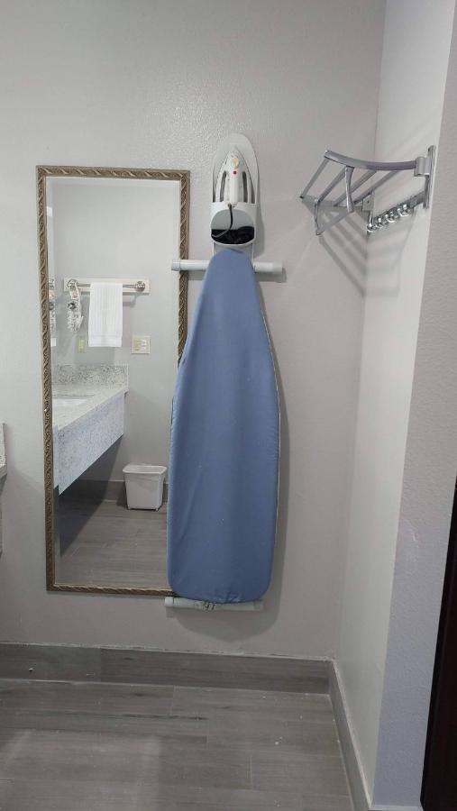 Regency Inn Norco Extérieur photo