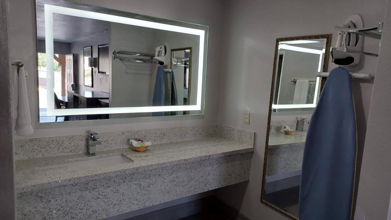 Regency Inn Norco Extérieur photo